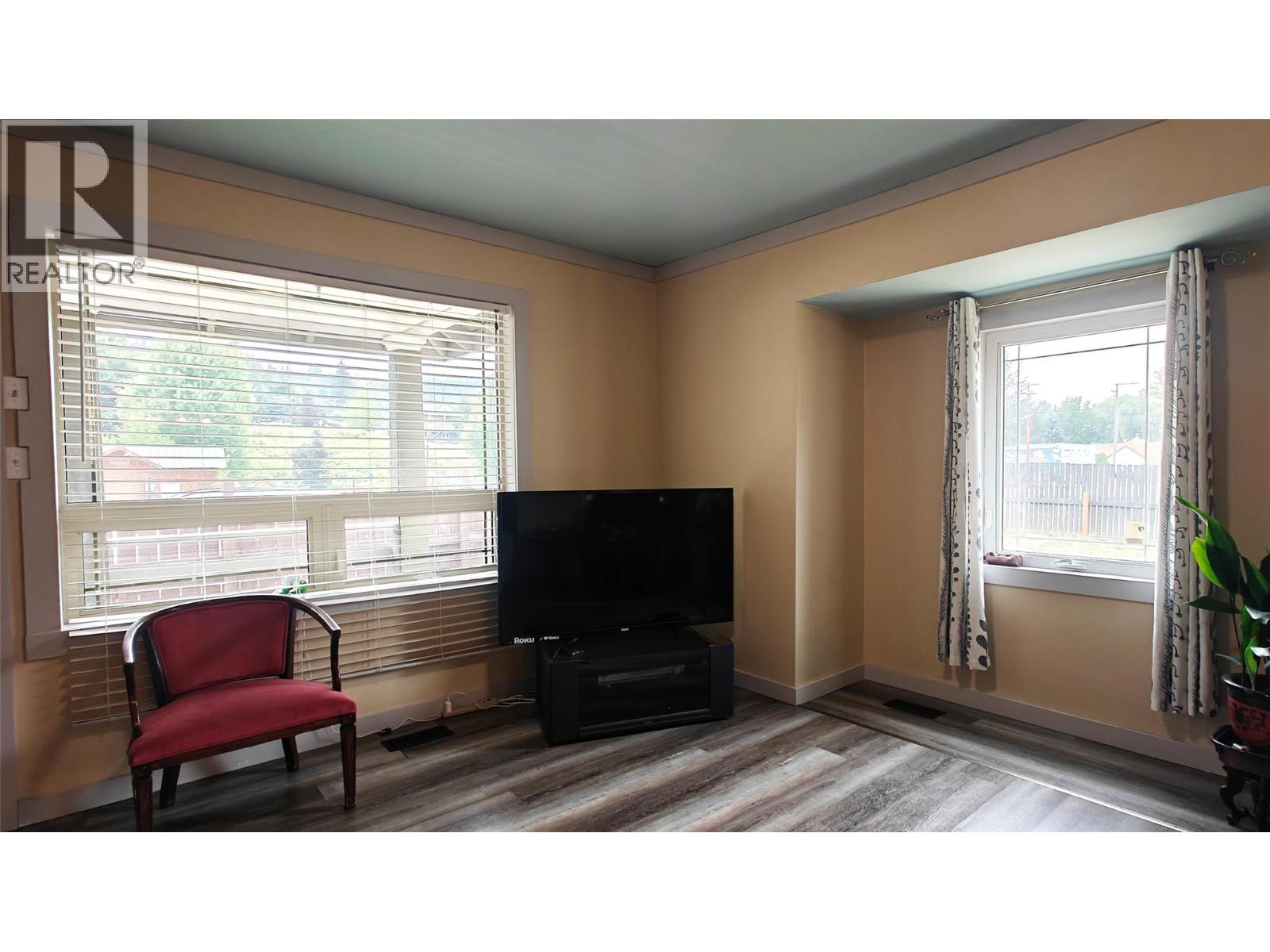 1939 Beaver Street E, Fruitvale, British Columbia  V0G 1L0 - Photo 4 - 10399238