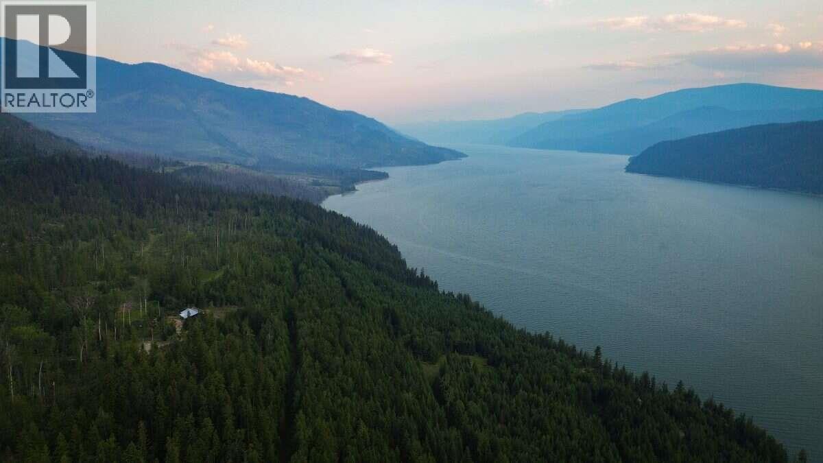 804 Applegrove Road, Fauquier, British Columbia  V0G 1J0 - Photo 1 - 10399628