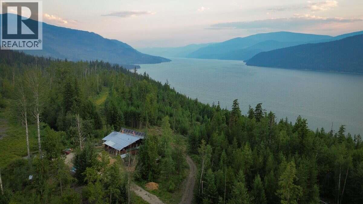 804 Applegrove Road, Fauquier, British Columbia  V0G 1J0 - Photo 2 - 10399628