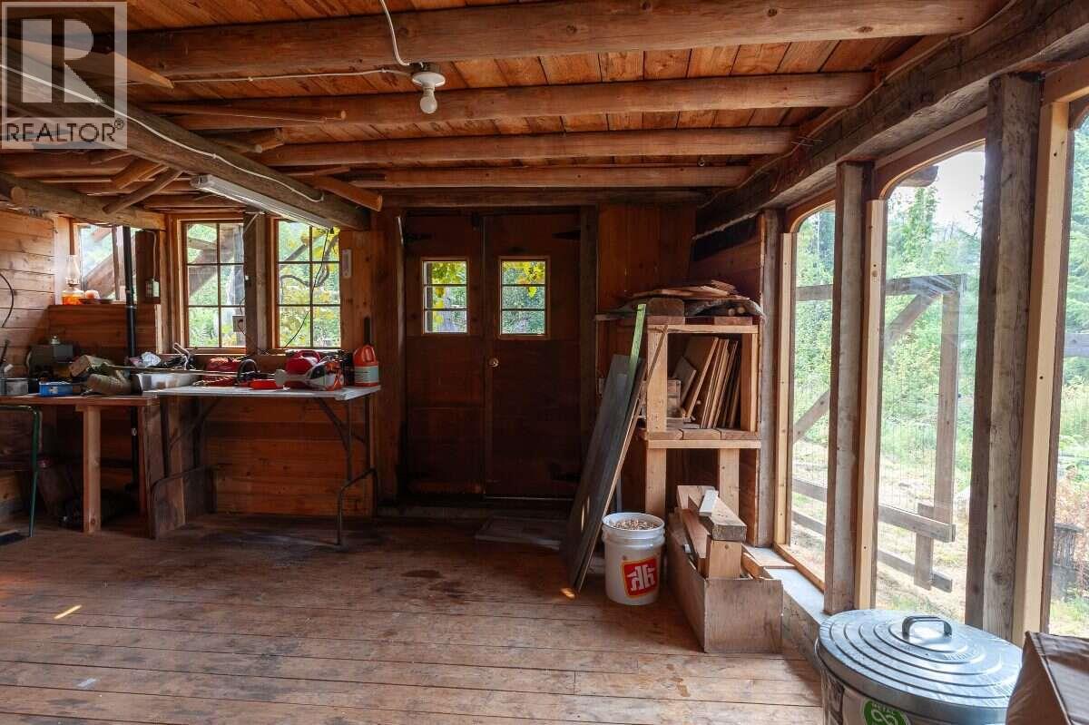 804 Applegrove Road, Fauquier, British Columbia  V0G 1J0 - Photo 33 - 10399628
