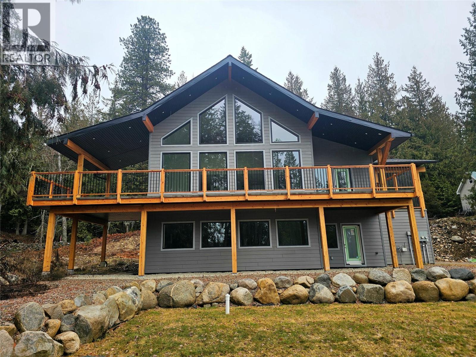 2801 Harlow Road, Nelson, British Columbia  V1L 6L3 - Photo 1 - 10399511