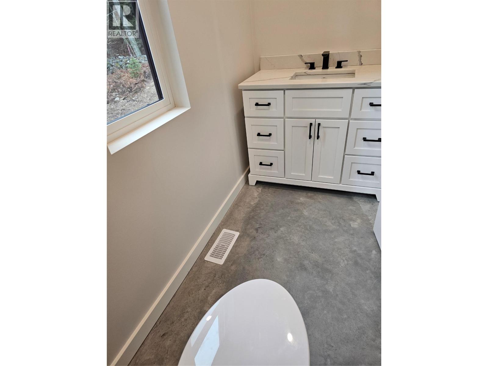 2801 Harlow Road, Nelson, British Columbia  V1L 6L3 - Photo 29 - 10399511