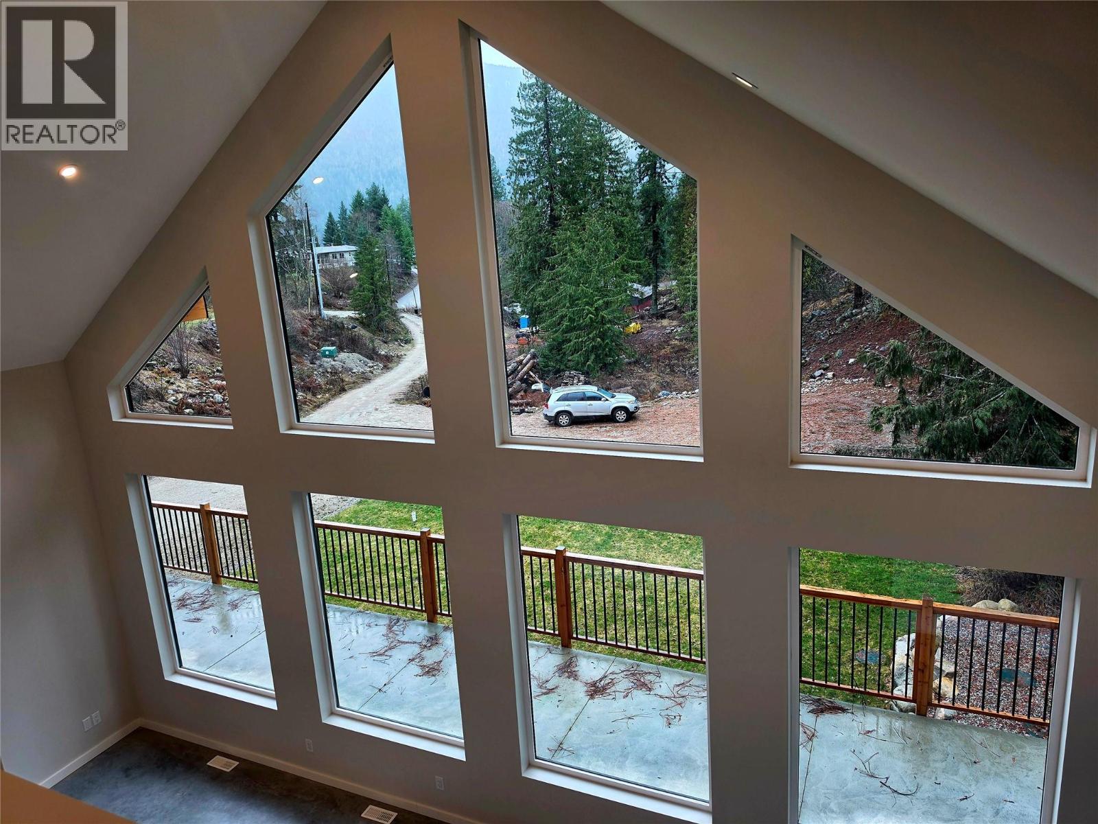 2801 Harlow Road, Nelson, British Columbia  V1L 6L3 - Photo 34 - 10399511