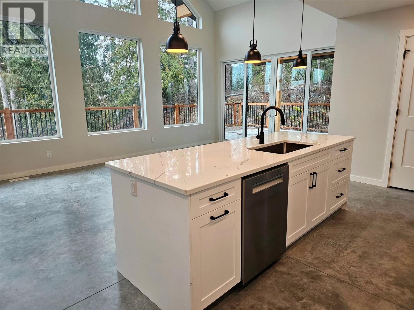 2801 Harlow Road, Nelson, British Columbia  V1L 6L3 - Photo 4 - 10399511