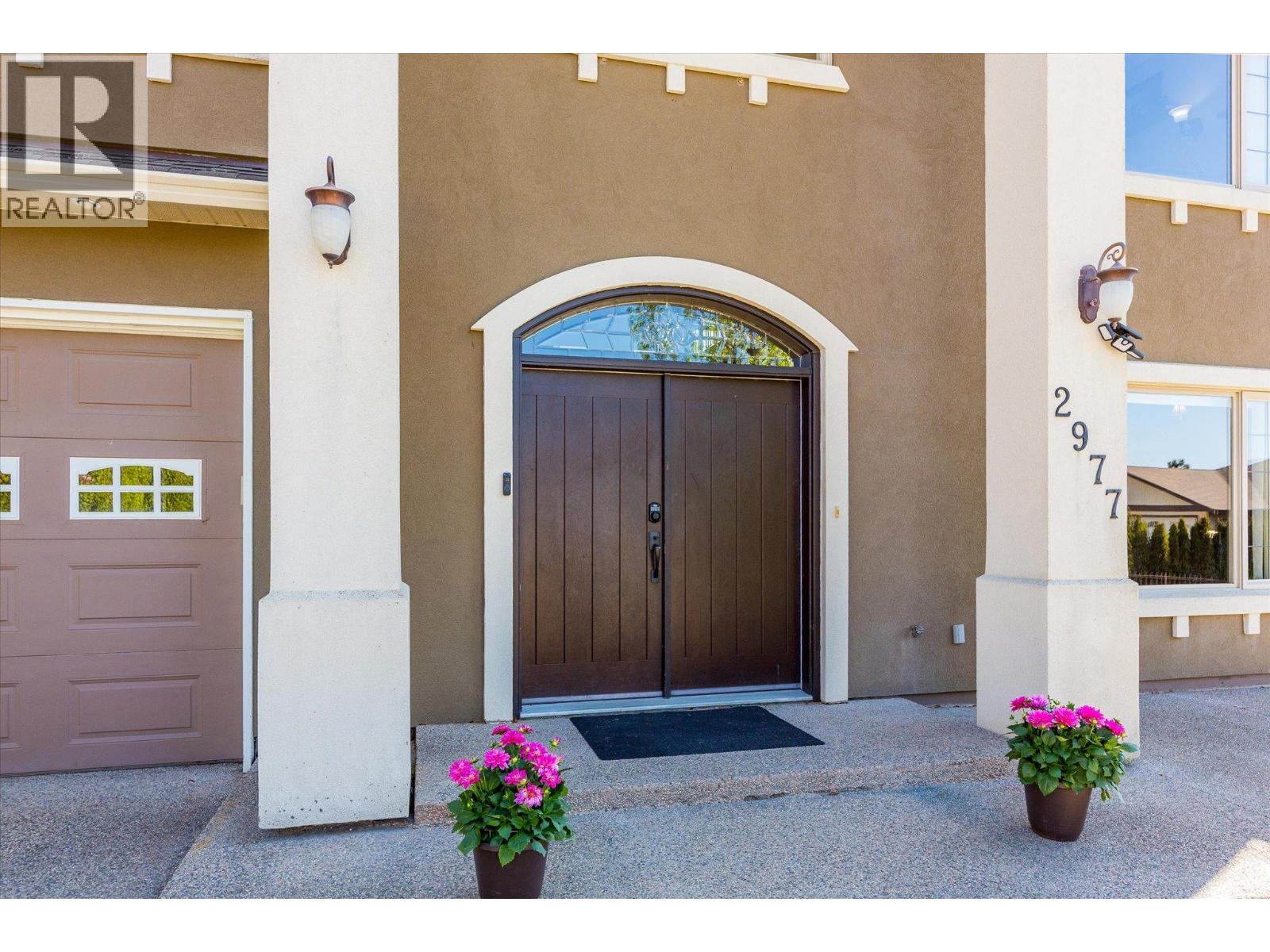 2977 Valentino Court, Kelowna, British Columbia  V1V 2S3 - Photo 2 - 10399641