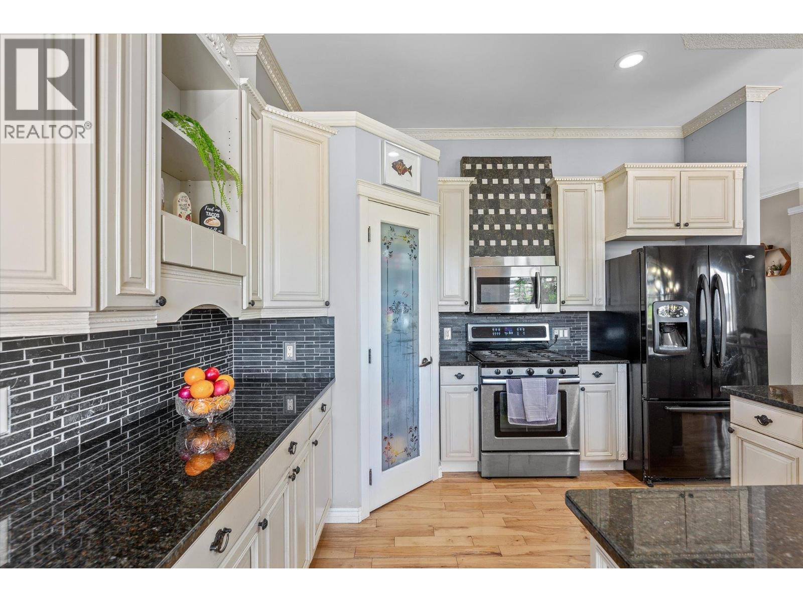 2977 Valentino Court, Kelowna, British Columbia  V1V 2S3 - Photo 9 - 10399641
