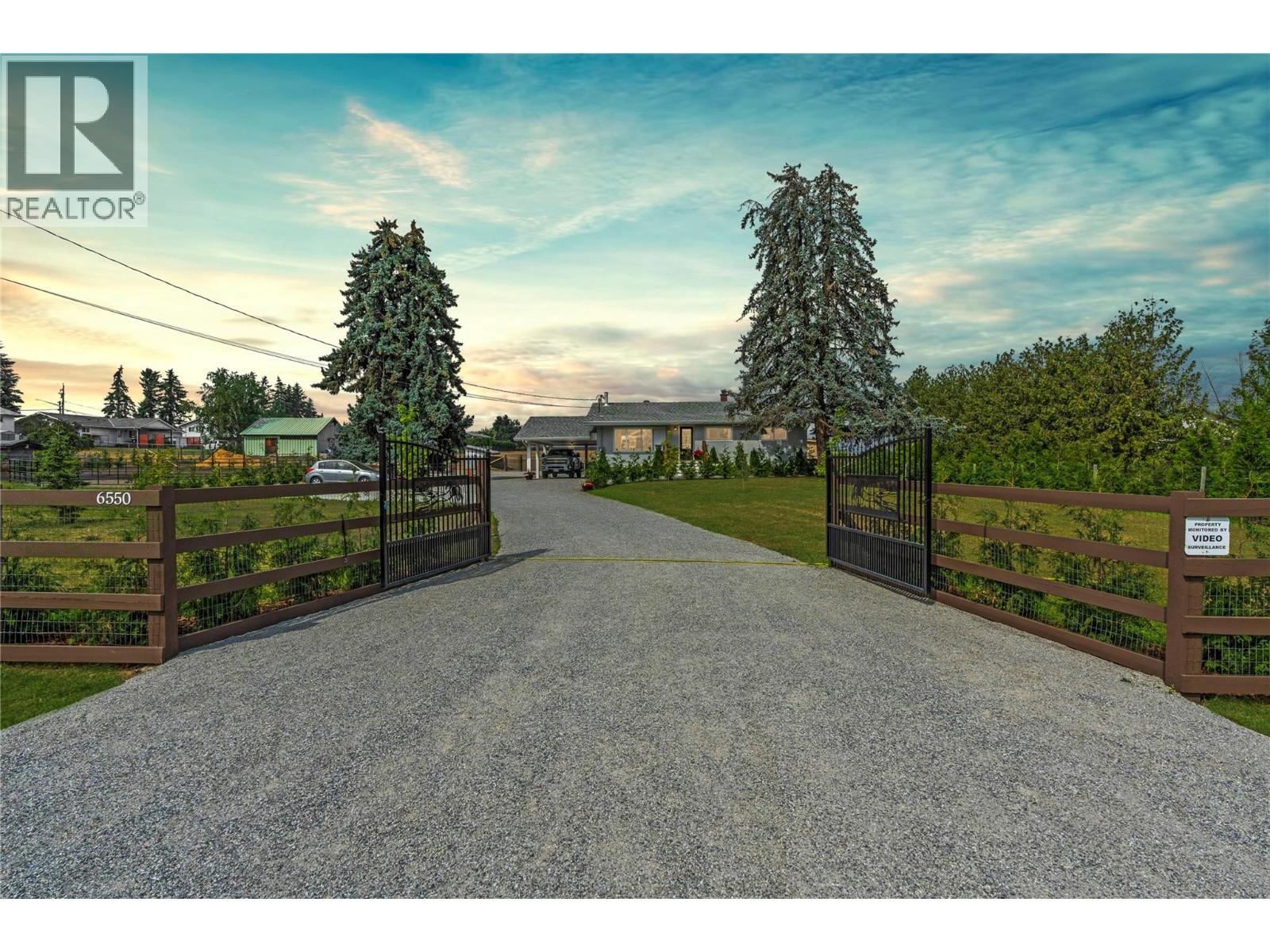 6550 Herry Road, Vernon, British Columbia  V1B 3T6 - Photo 2 - 10399547