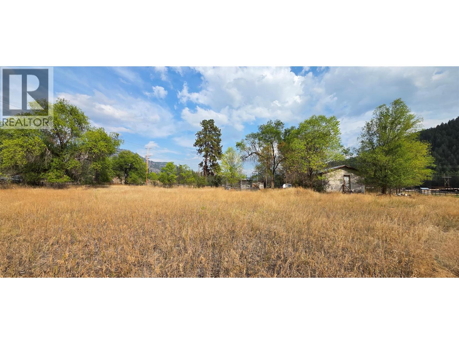 3580 Highway 3, Rock Creek, British Columbia  V0H 1Y0 - Photo 1 - 10399590
