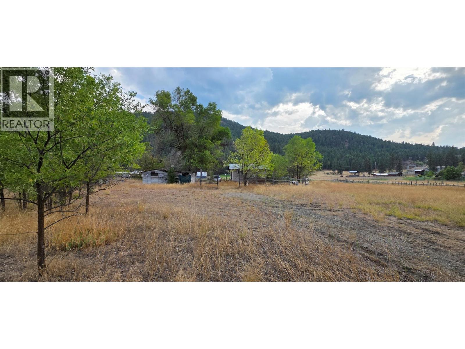 3580 Highway 3, Rock Creek, British Columbia  V0H 1Y0 - Photo 12 - 10399590