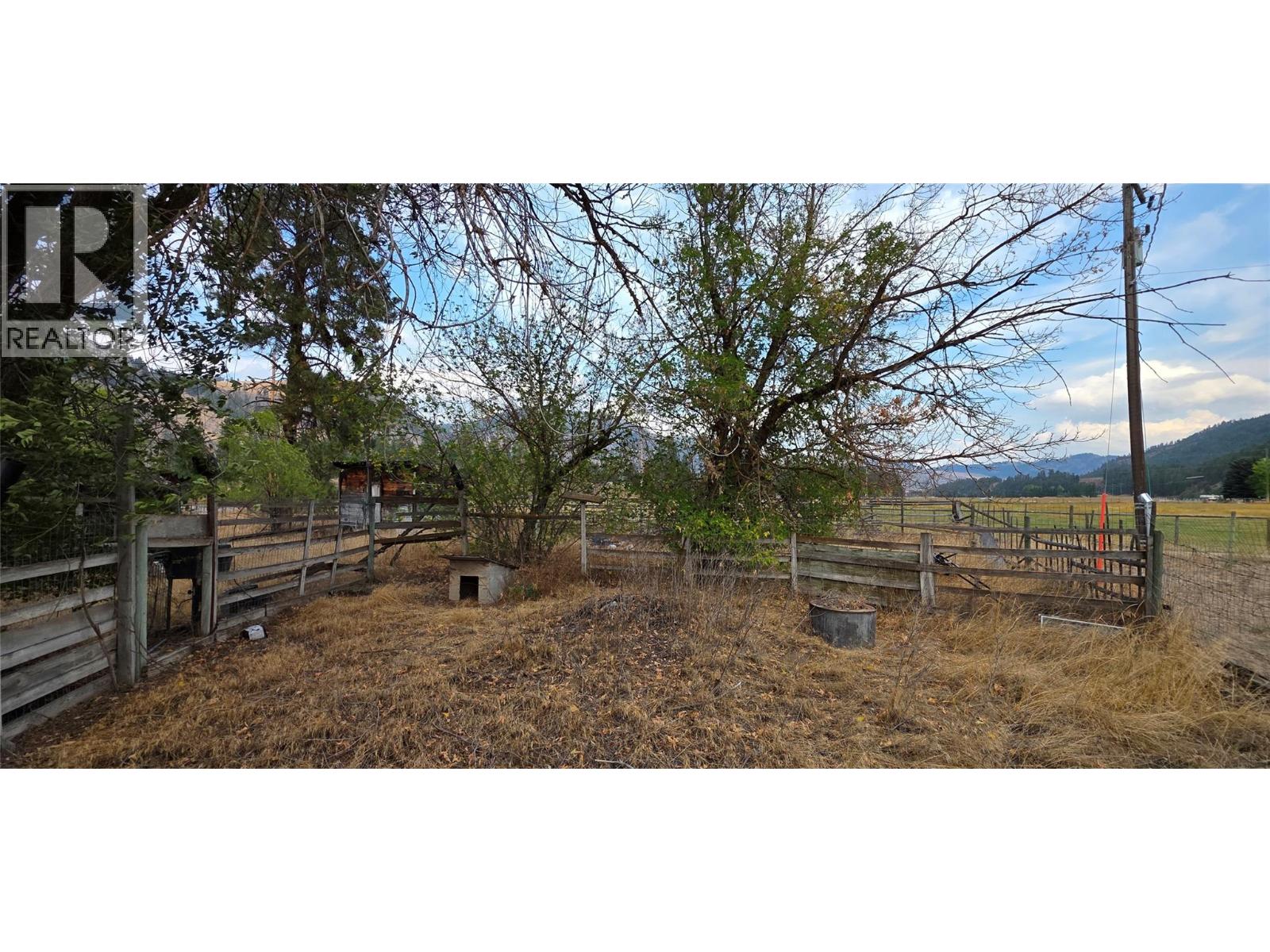 3580 Highway 3, Rock Creek, British Columbia  V0H 1Y0 - Photo 14 - 10399590