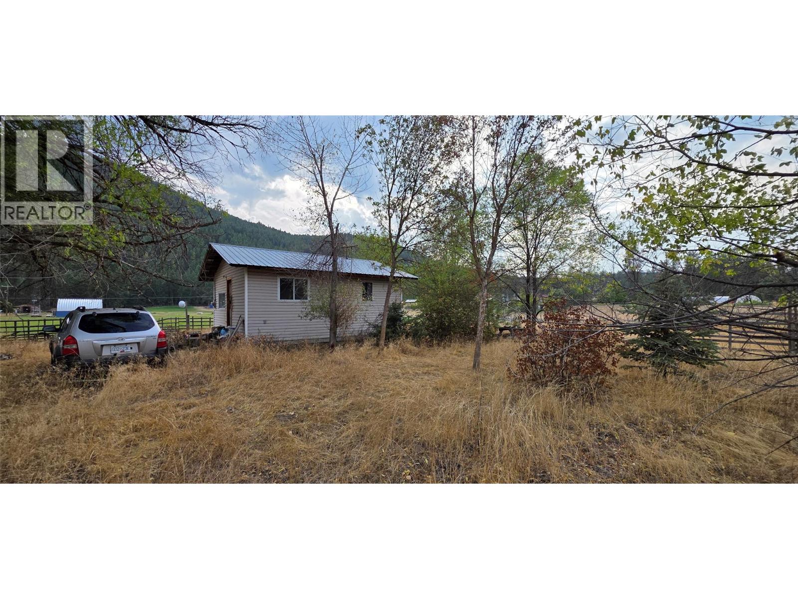3580 Highway 3, Rock Creek, British Columbia  V0H 1Y0 - Photo 2 - 10399590