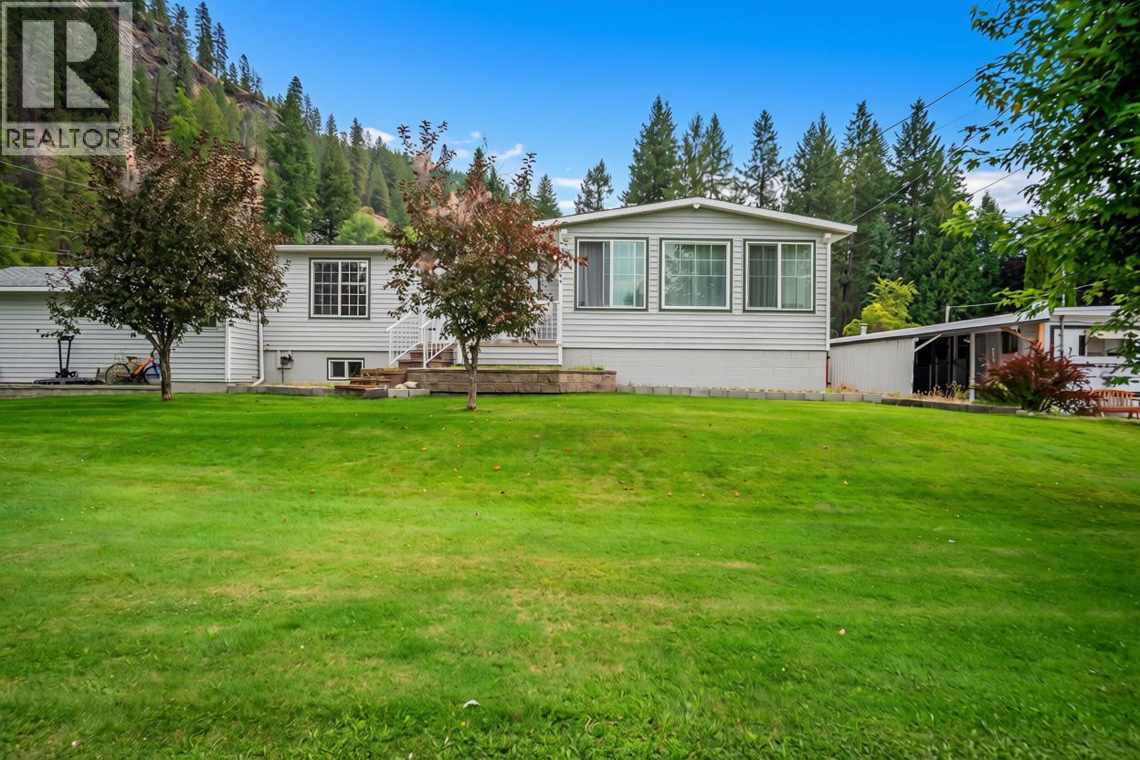1664 Maida Road, Christina Lake, British Columbia  V0H 1E3 - Photo 1 - 10399202