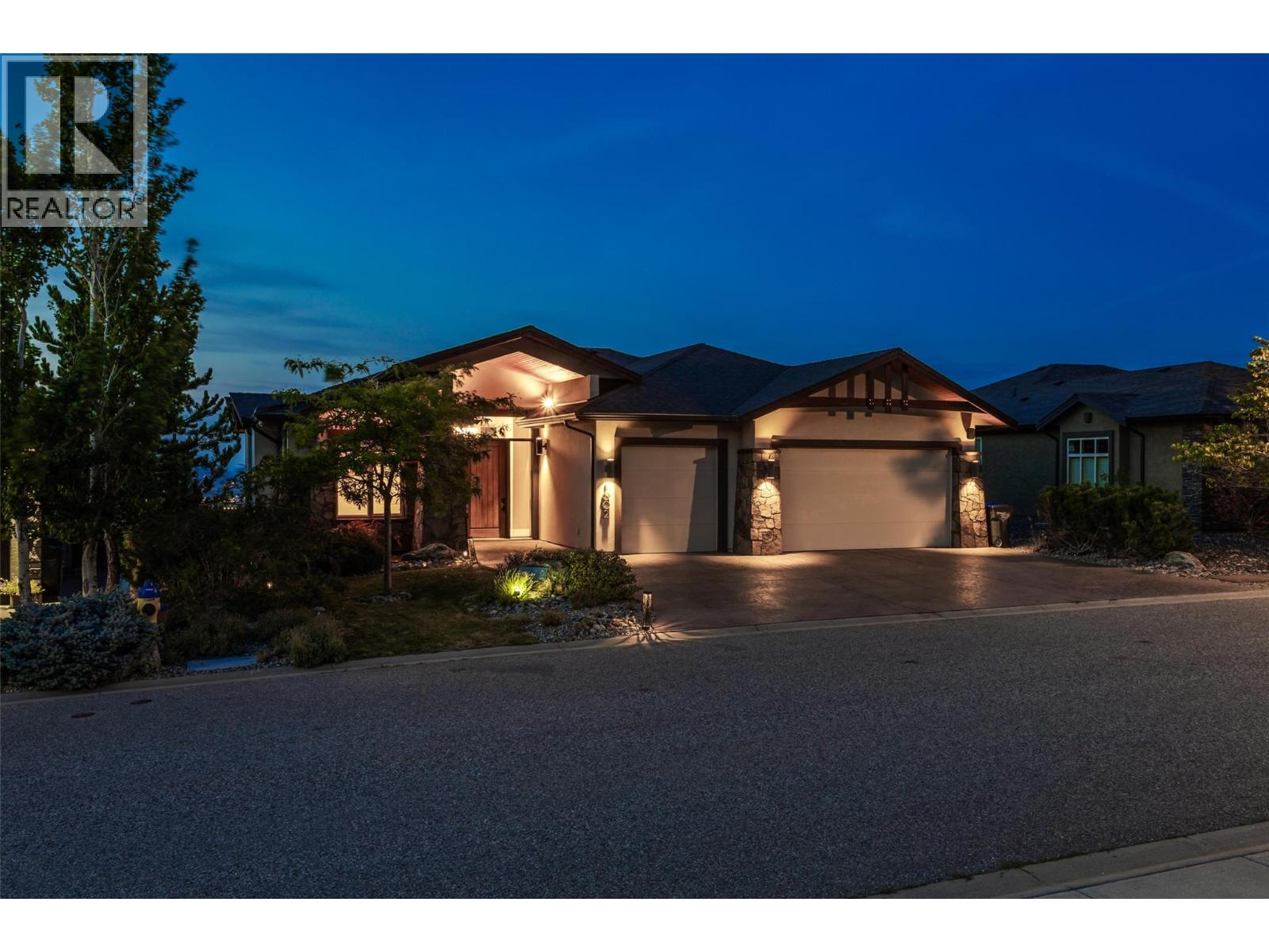 1002 Hewetson Avenue, Kelowna, British Columbia  V1W 5H8 - Photo 1 - 10399509
