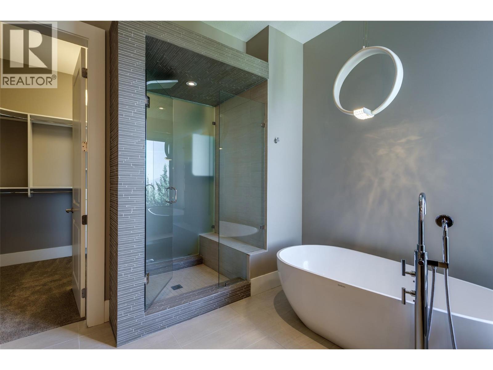 1002 Hewetson Avenue, Kelowna, British Columbia  V1W 5H8 - Photo 29 - 10399509