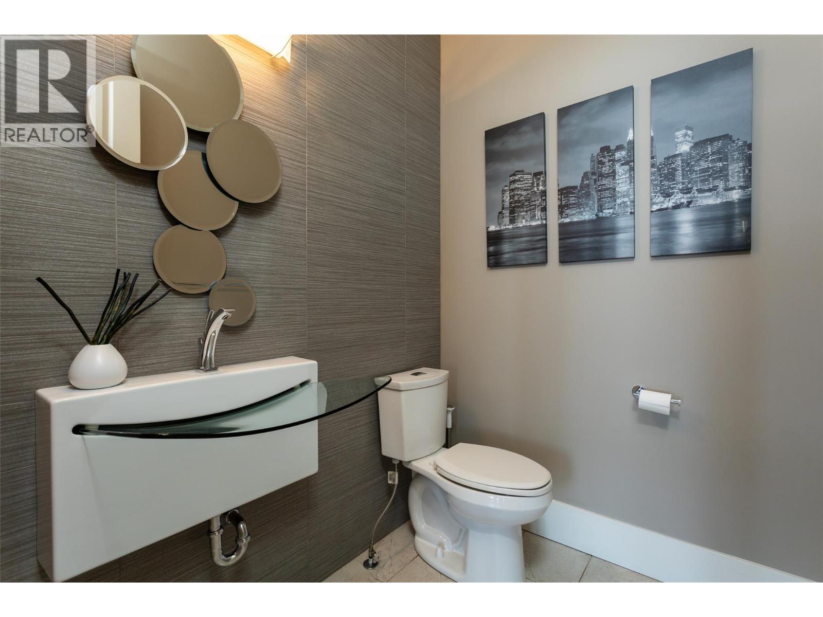 1002 Hewetson Avenue, Kelowna, British Columbia  V1W 5H8 - Photo 31 - 10399509