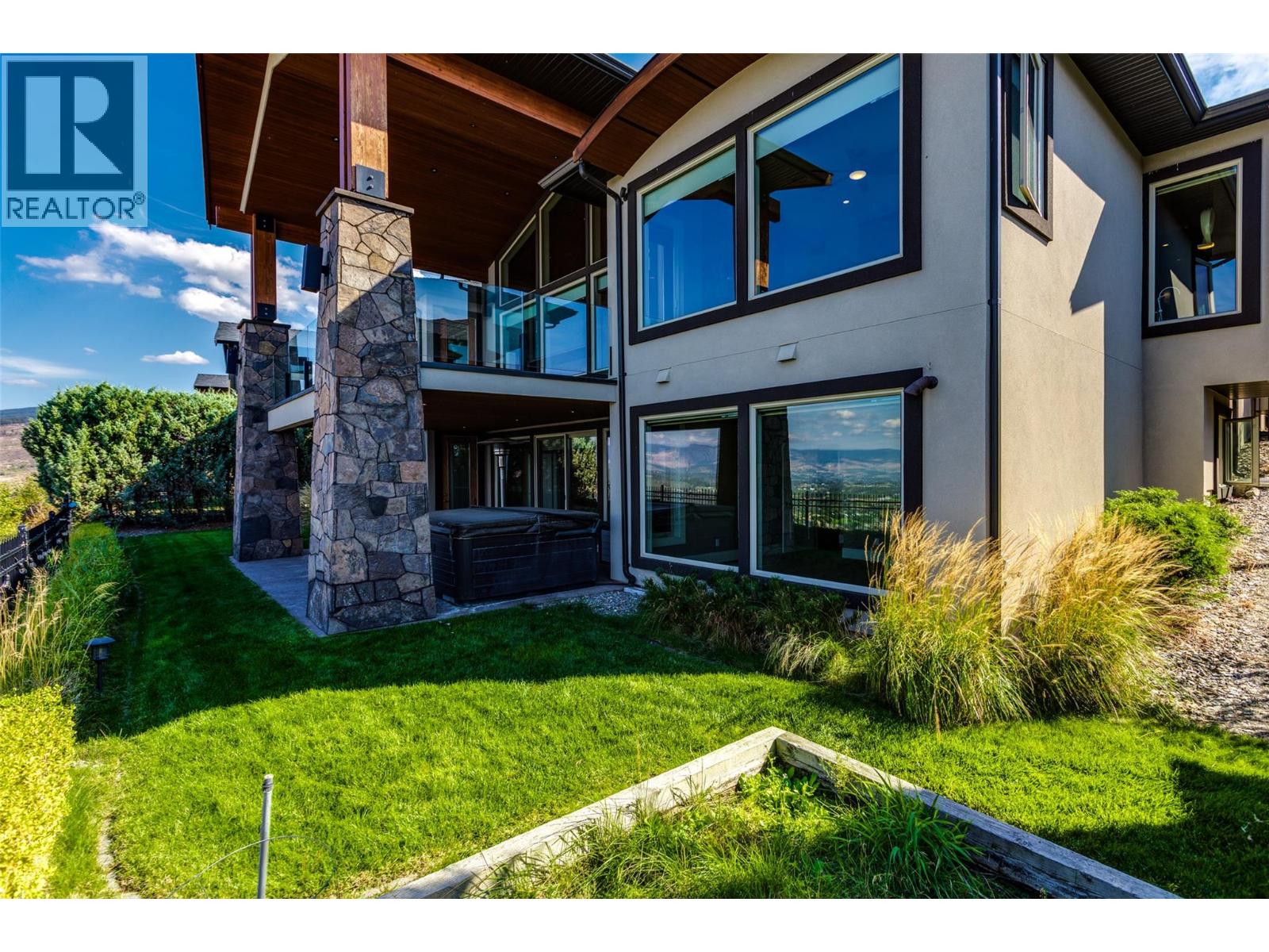 1002 Hewetson Avenue, Kelowna, British Columbia  V1W 5H8 - Photo 39 - 10399509