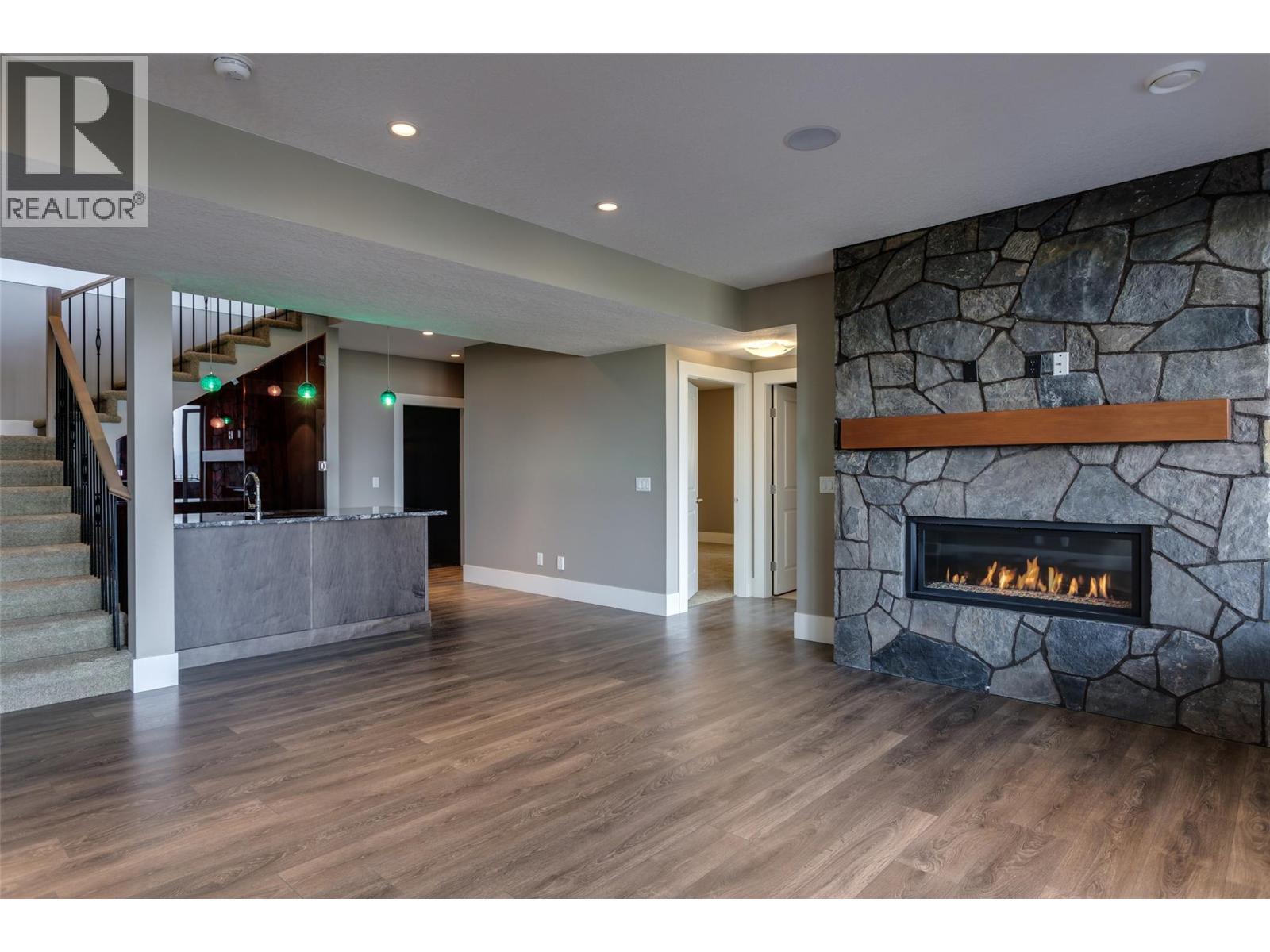 1002 Hewetson Avenue, Kelowna, British Columbia  V1W 5H8 - Photo 42 - 10399509