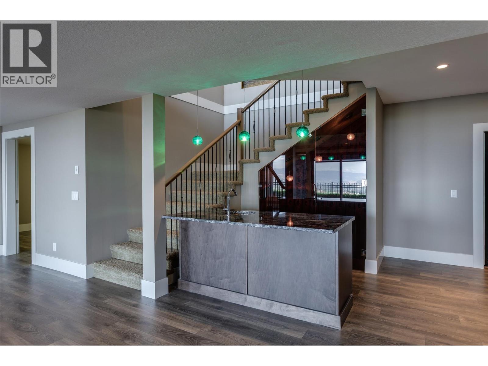 1002 Hewetson Avenue, Kelowna, British Columbia  V1W 5H8 - Photo 43 - 10399509