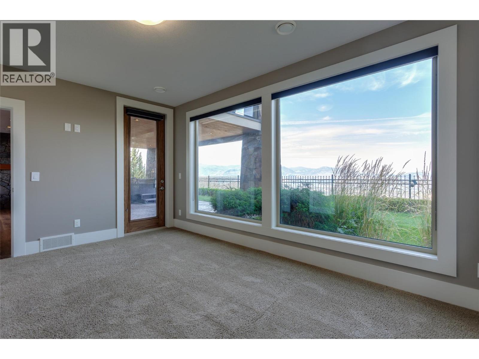 1002 Hewetson Avenue, Kelowna, British Columbia  V1W 5H8 - Photo 48 - 10399509