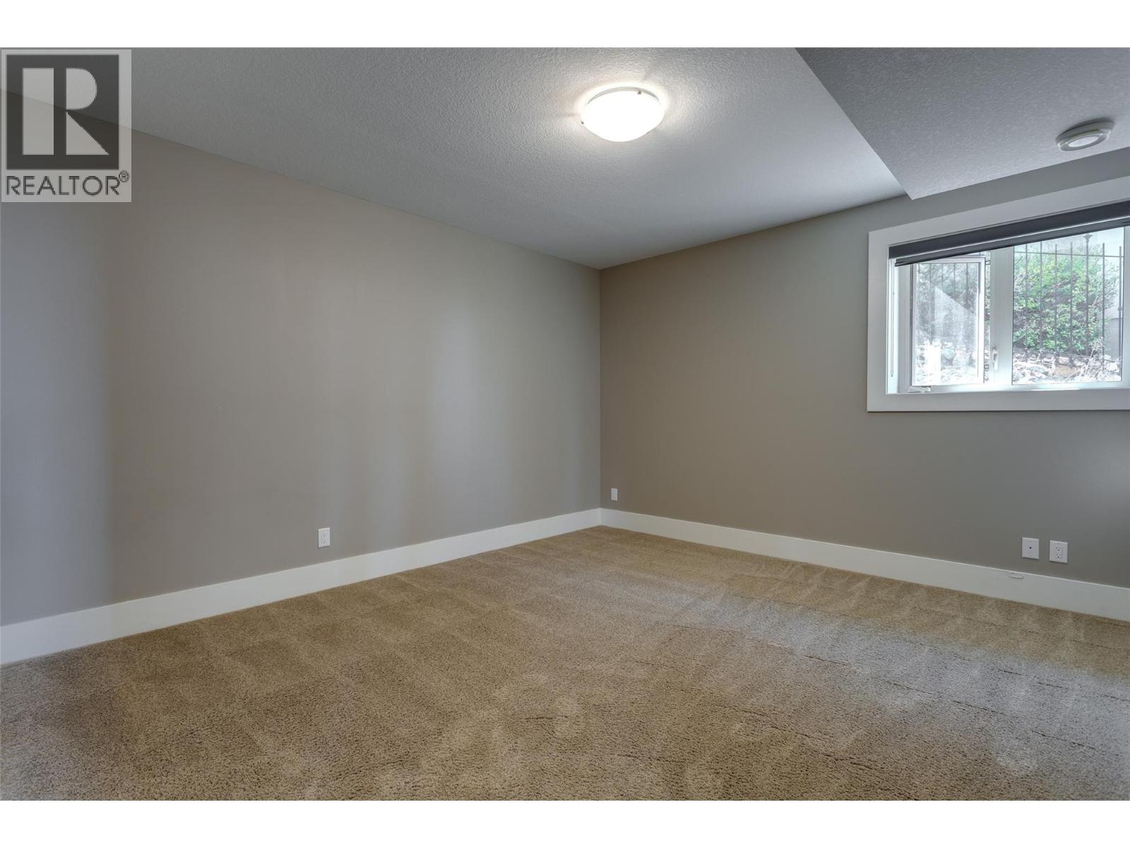 1002 Hewetson Avenue, Kelowna, British Columbia  V1W 5H8 - Photo 55 - 10399509