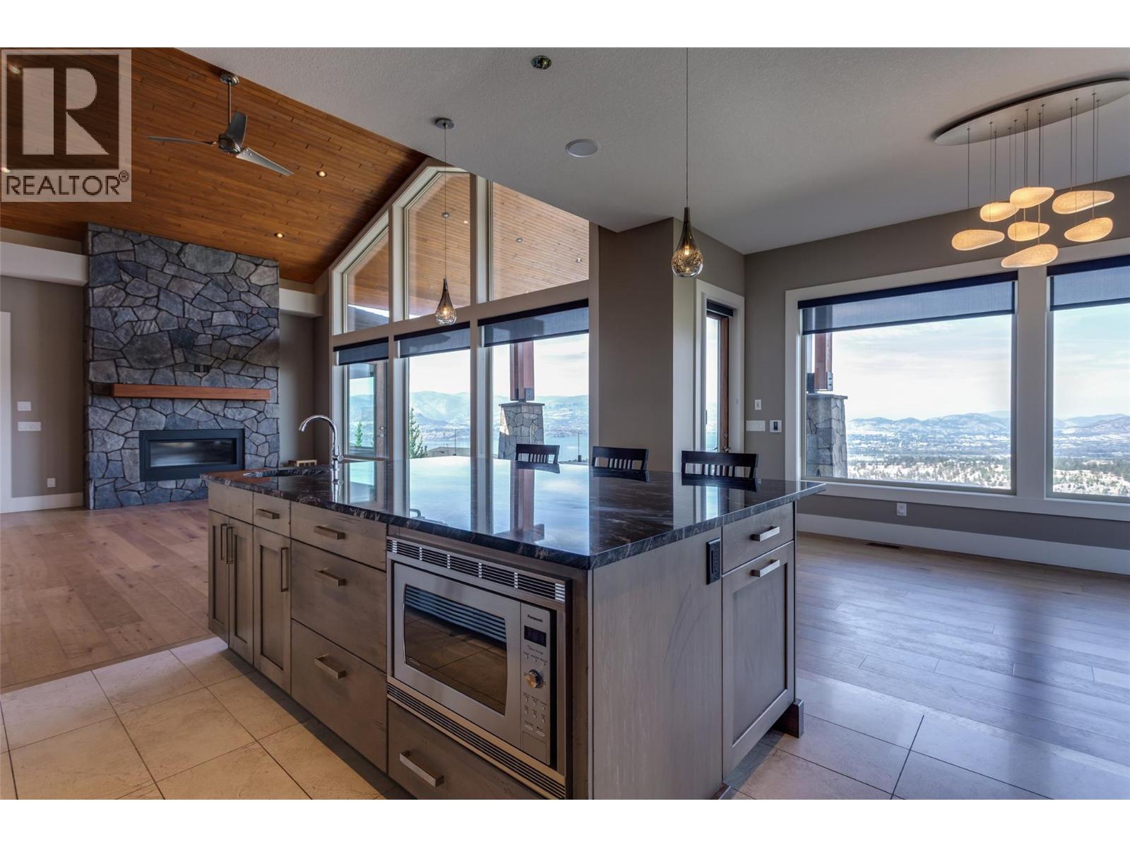 1002 Hewetson Avenue, Kelowna, British Columbia  V1W 5H8 - Photo 9 - 10399509