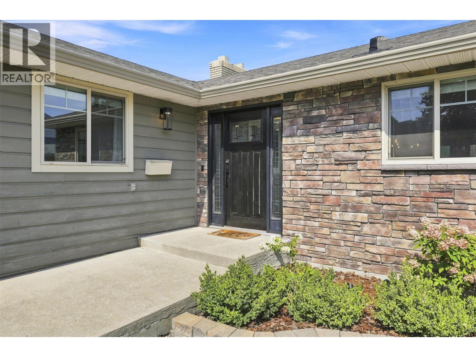 636 Braemar Drive, Kamloops, British Columbia  V1S 1H9 - Photo 3 - 10399353