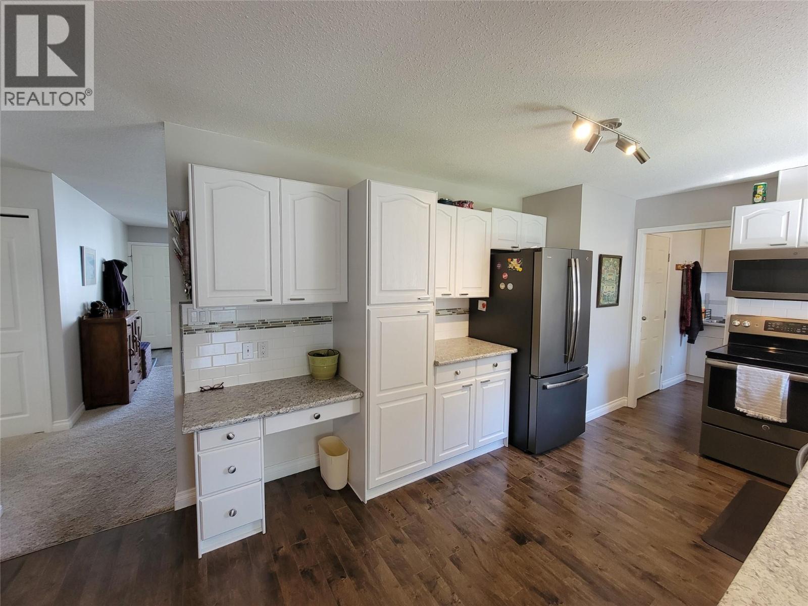 707 12th Avenue, Keremeos, British Columbia  V0X 1N3 - Photo 16 - 10399663