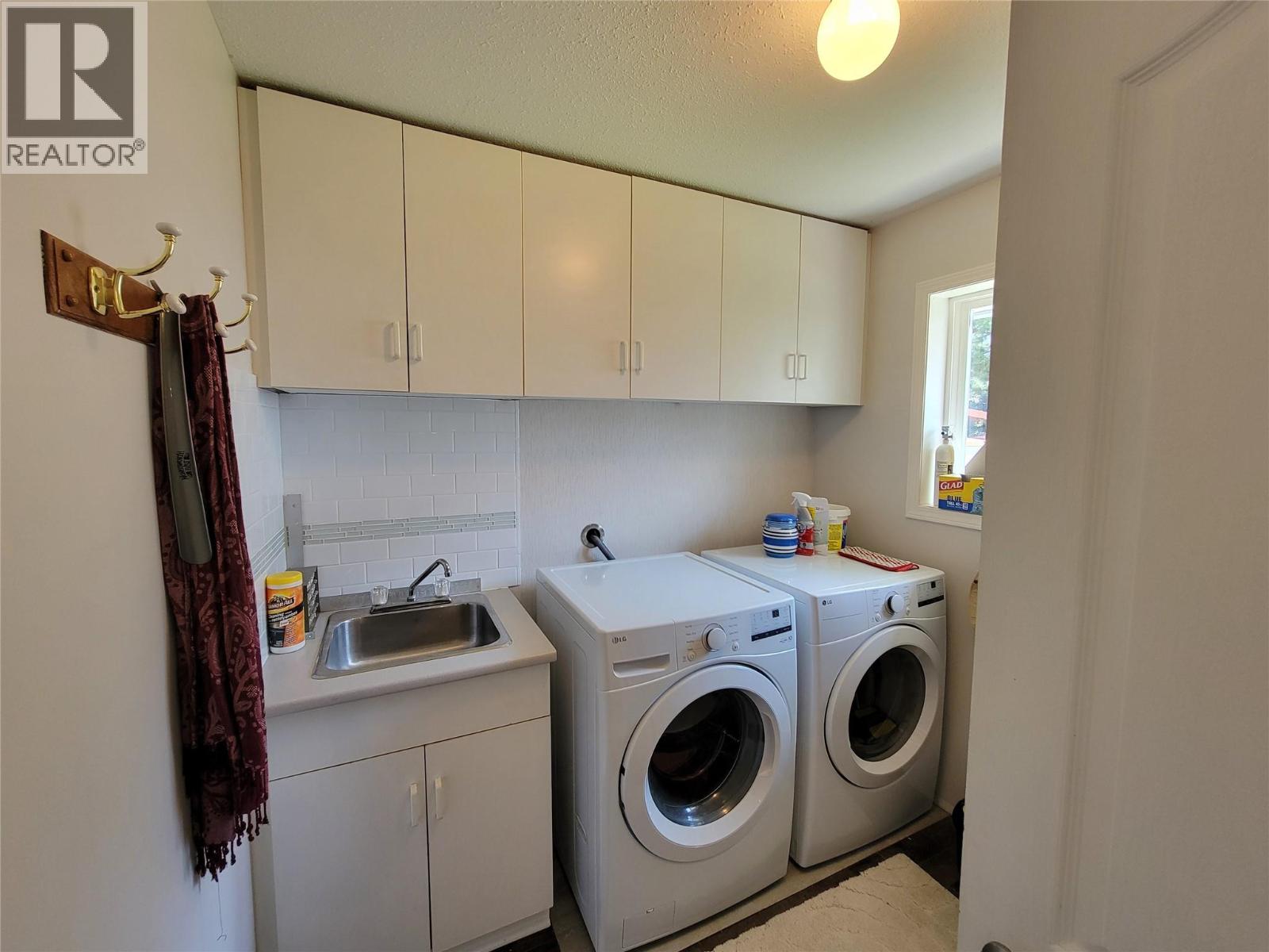 707 12th Avenue, Keremeos, British Columbia  V0X 1N3 - Photo 18 - 10399663