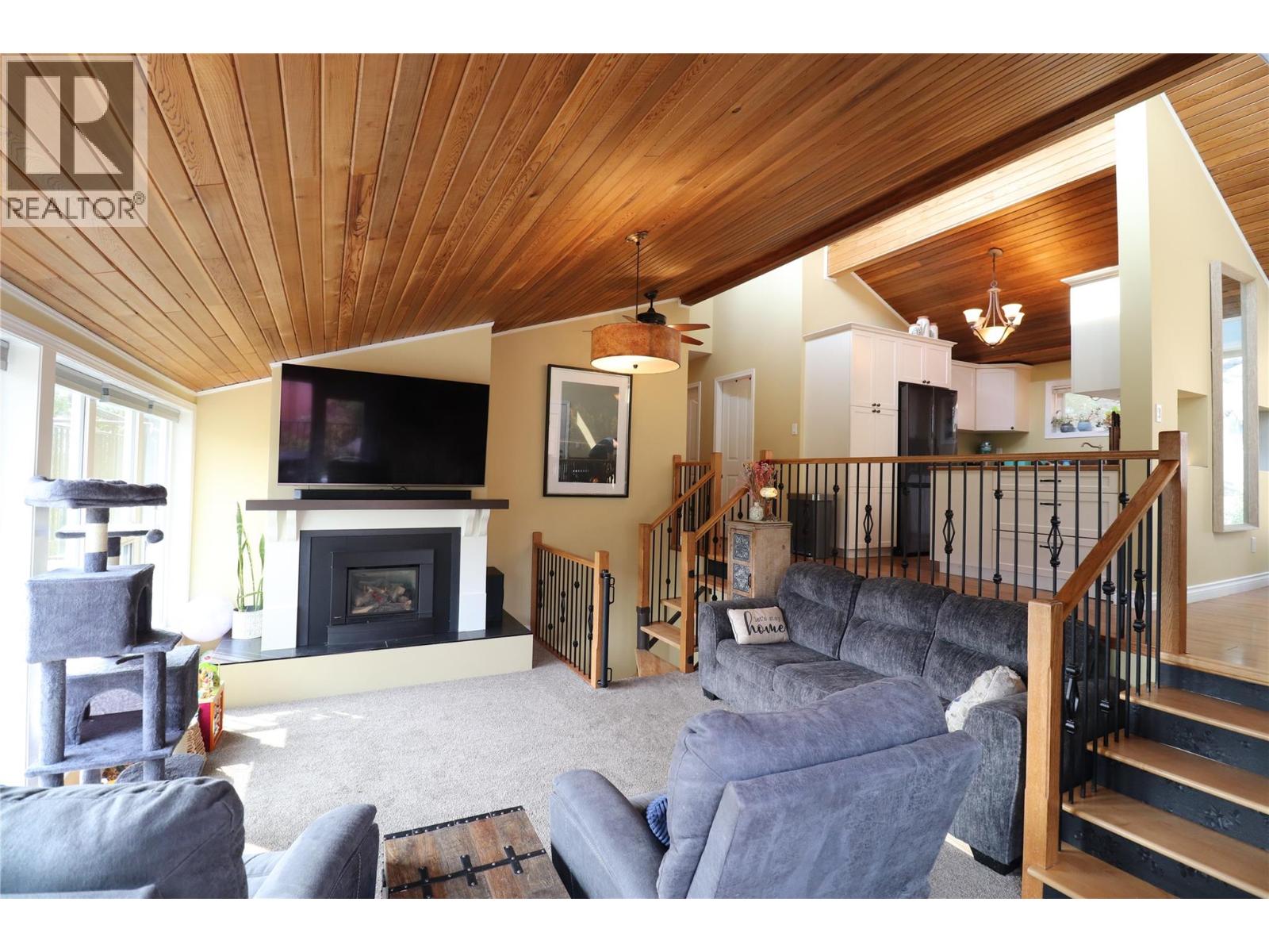 3702 9th Avenue, Castlegar, British Columbia  V1N 3T2 - Photo 13 - 10399498