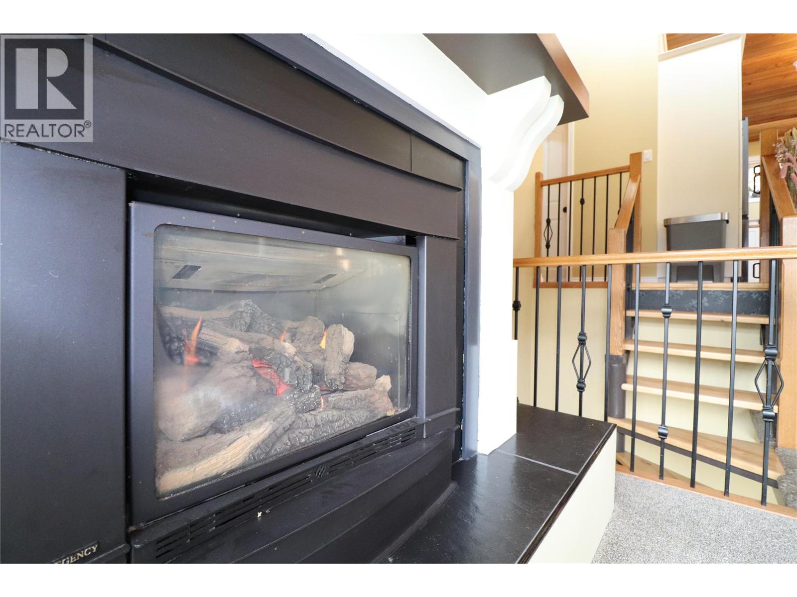 3702 9th Avenue, Castlegar, British Columbia  V1N 3T2 - Photo 16 - 10399498