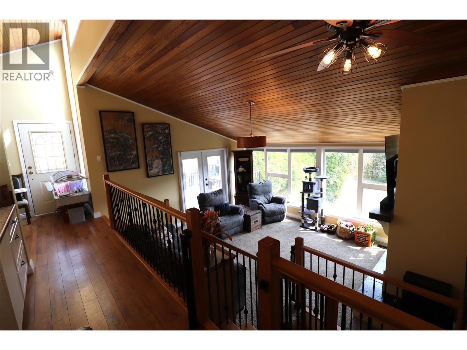3702 9th Avenue, Castlegar, British Columbia  V1N 3T2 - Photo 19 - 10399498