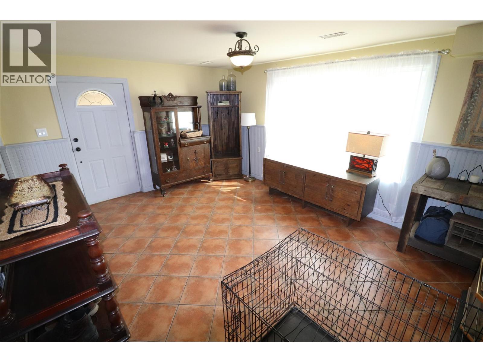 3702 9th Avenue, Castlegar, British Columbia  V1N 3T2 - Photo 30 - 10399498