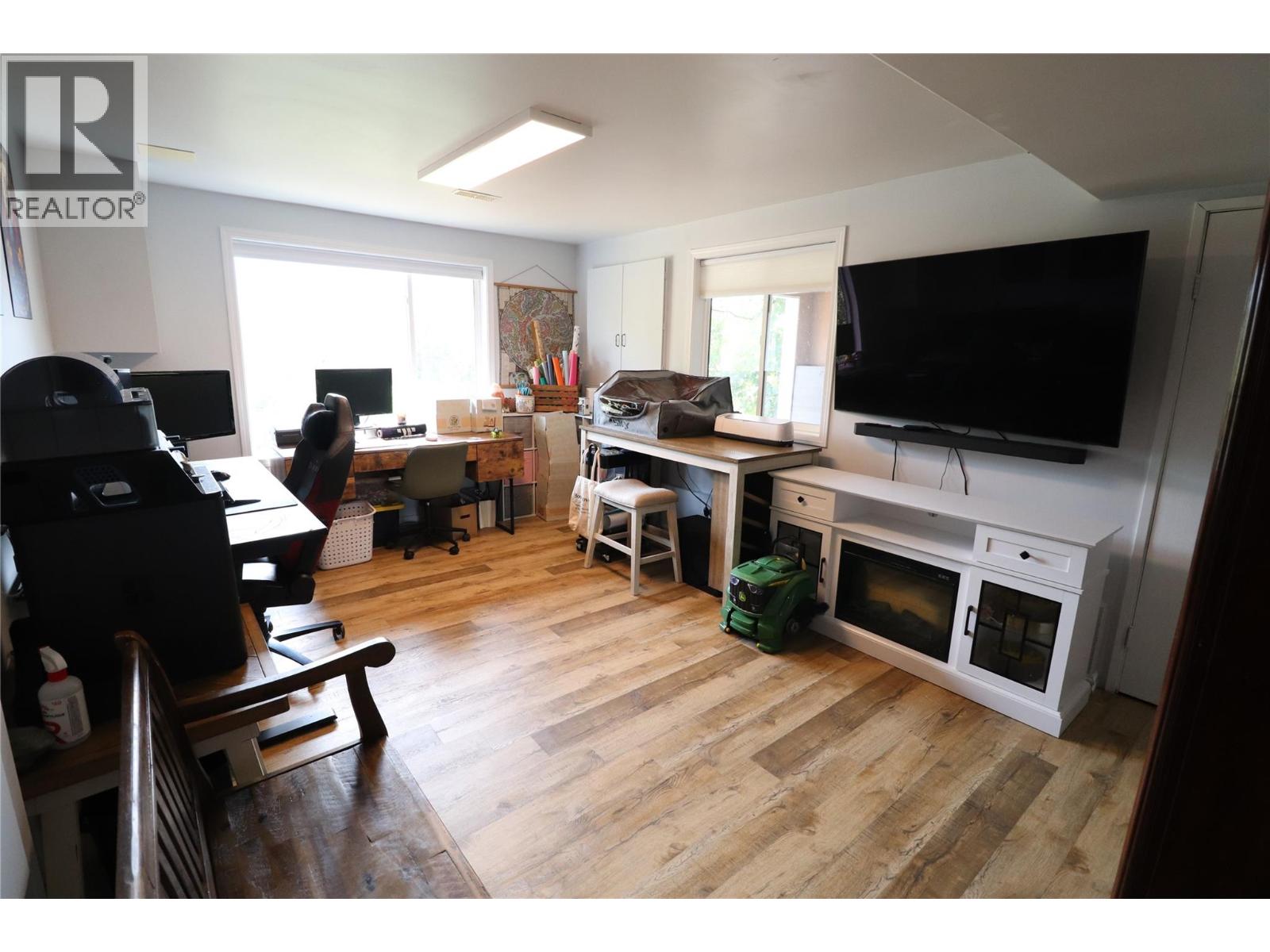 3702 9th Avenue, Castlegar, British Columbia  V1N 3T2 - Photo 35 - 10399498