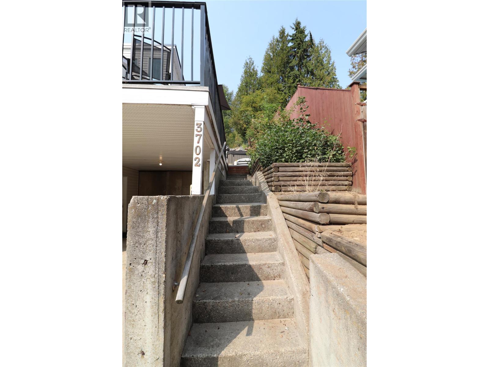 3702 9th Avenue, Castlegar, British Columbia  V1N 3T2 - Photo 38 - 10399498
