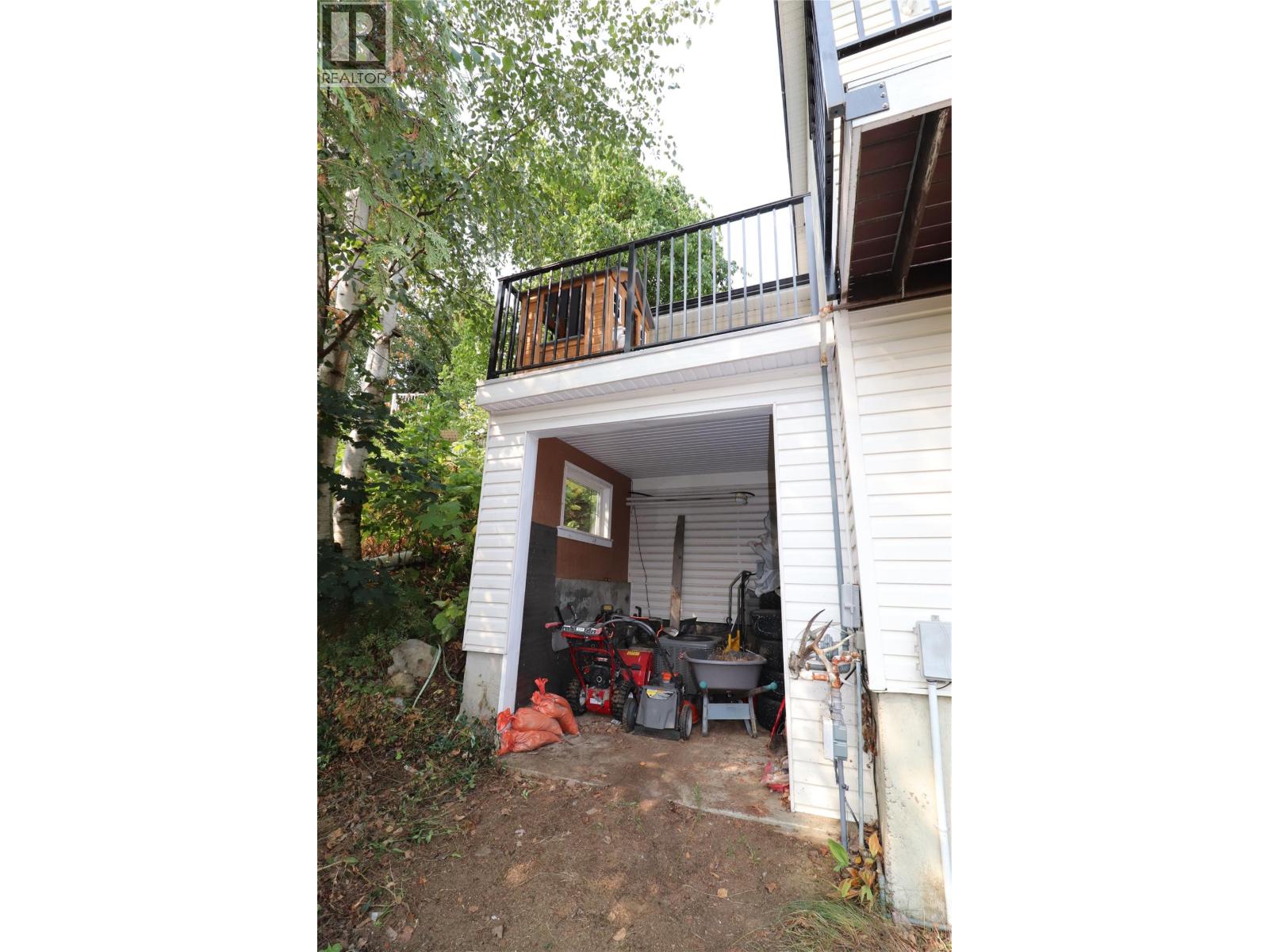 3702 9th Avenue, Castlegar, British Columbia  V1N 3T2 - Photo 40 - 10399498