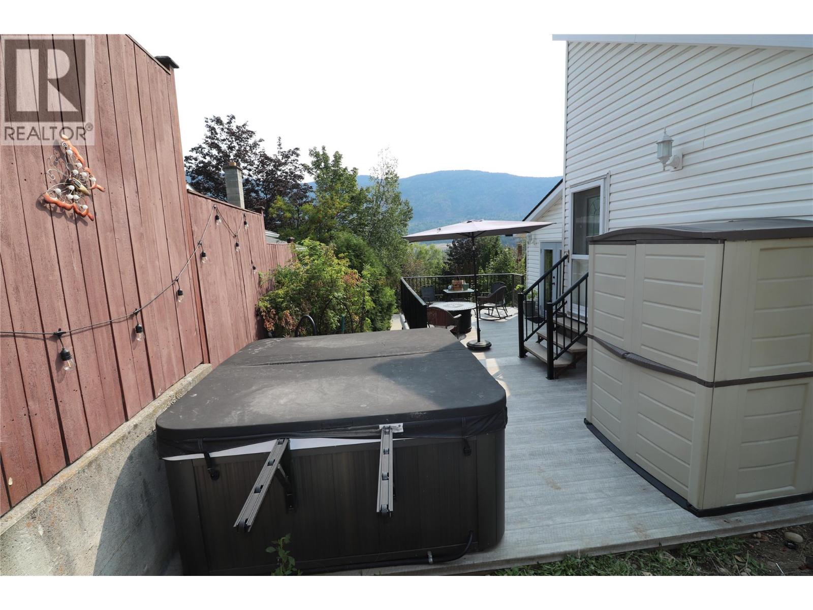 3702 9th Avenue, Castlegar, British Columbia  V1N 3T2 - Photo 42 - 10399498