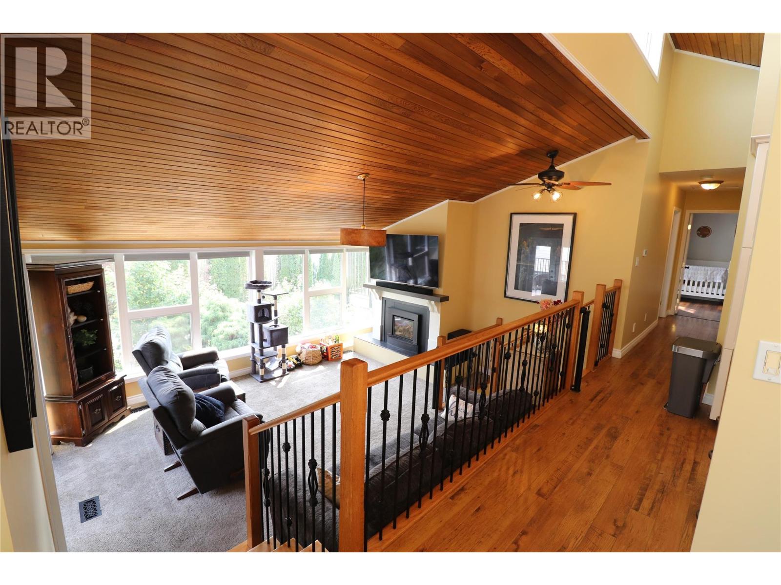 3702 9th Avenue, Castlegar, British Columbia  V1N 3T2 - Photo 7 - 10399498