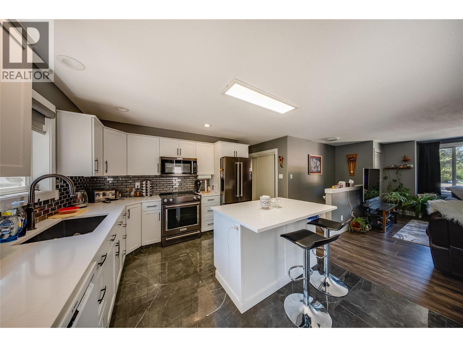 644 8th Street, Castlegar, British Columbia  V1N 4X1 - Photo 12 - 10399219