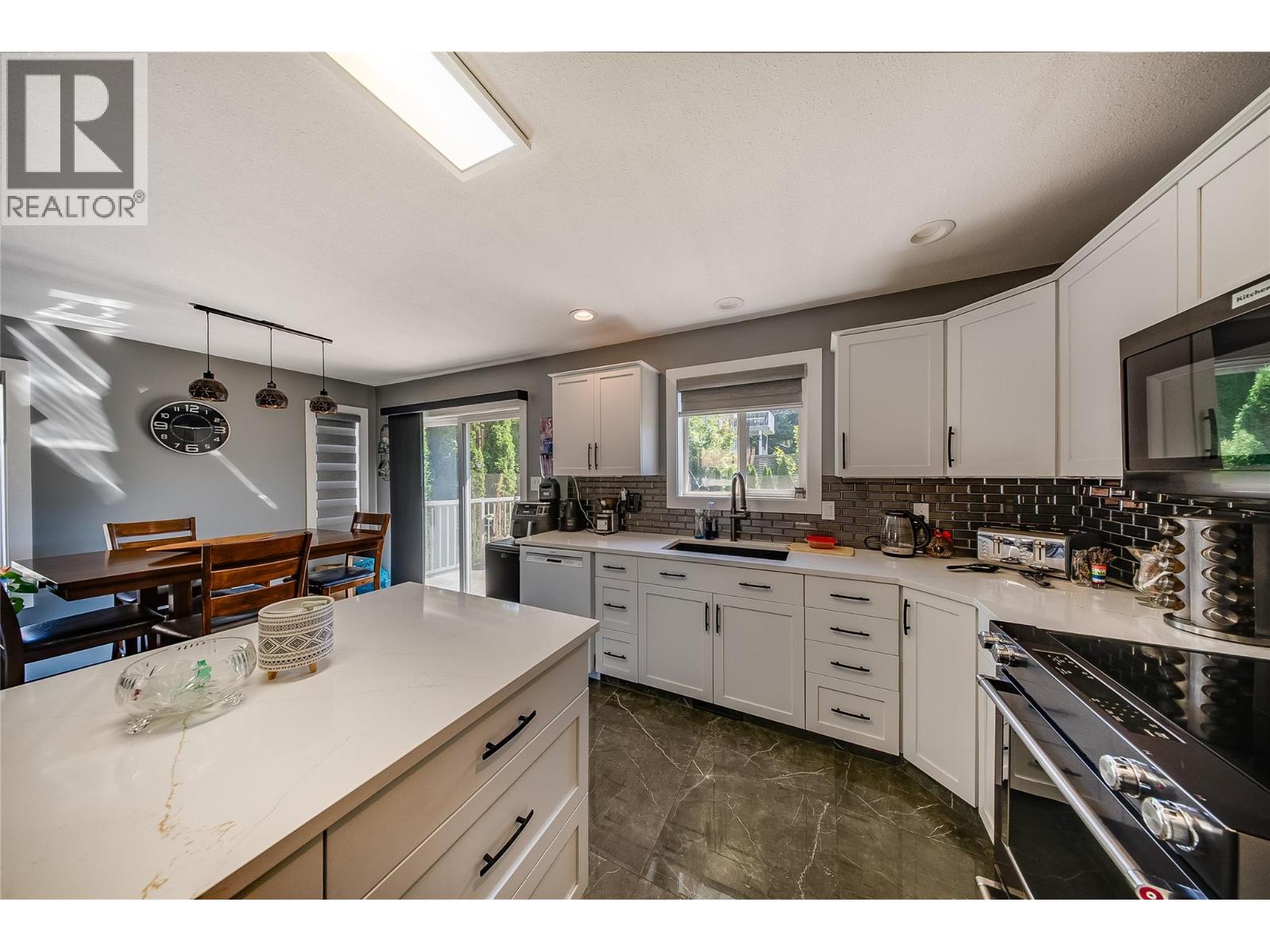 644 8th Street, Castlegar, British Columbia  V1N 4X1 - Photo 14 - 10399219