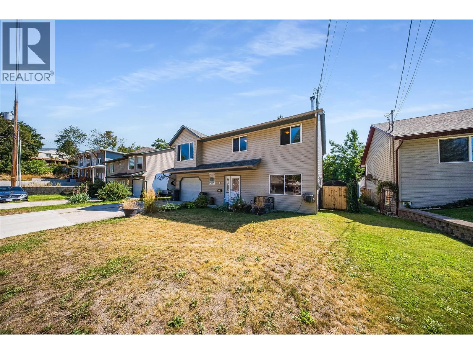 644 8th Street, Castlegar, British Columbia  V1N 4X1 - Photo 3 - 10399219