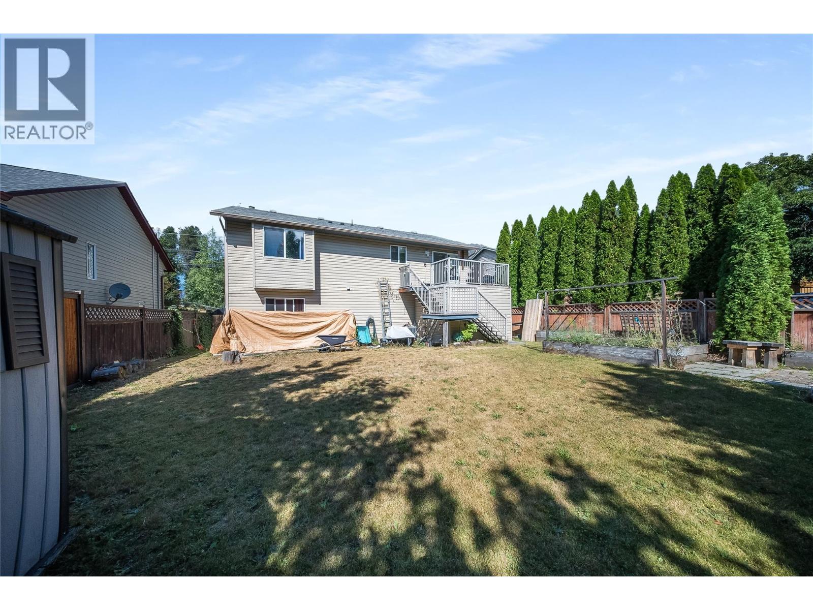 644 8th Street, Castlegar, British Columbia  V1N 4X1 - Photo 34 - 10399219