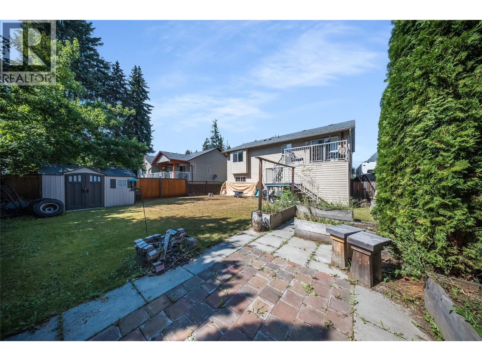 644 8th Street, Castlegar, British Columbia  V1N 4X1 - Photo 35 - 10399219