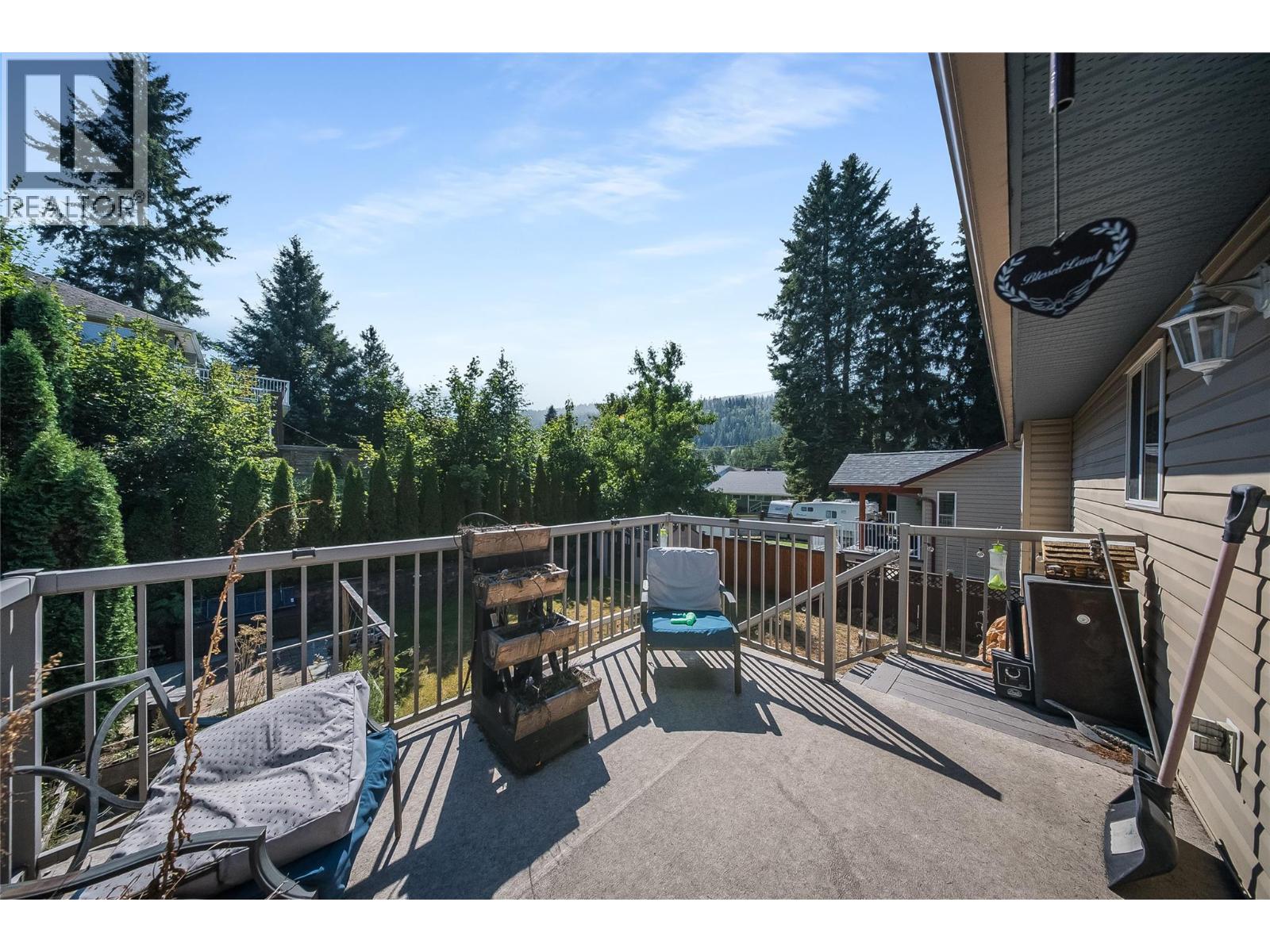 644 8th Street, Castlegar, British Columbia  V1N 4X1 - Photo 37 - 10399219