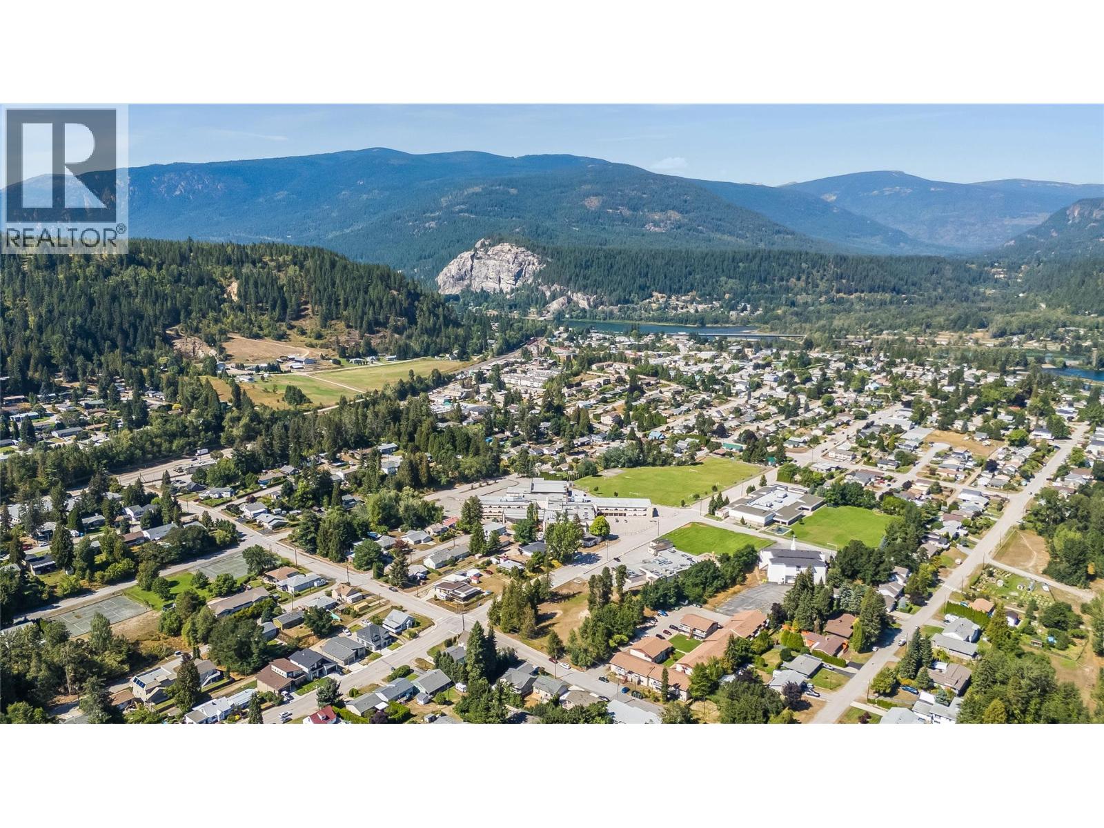 644 8th Street, Castlegar, British Columbia  V1N 4X1 - Photo 46 - 10399219
