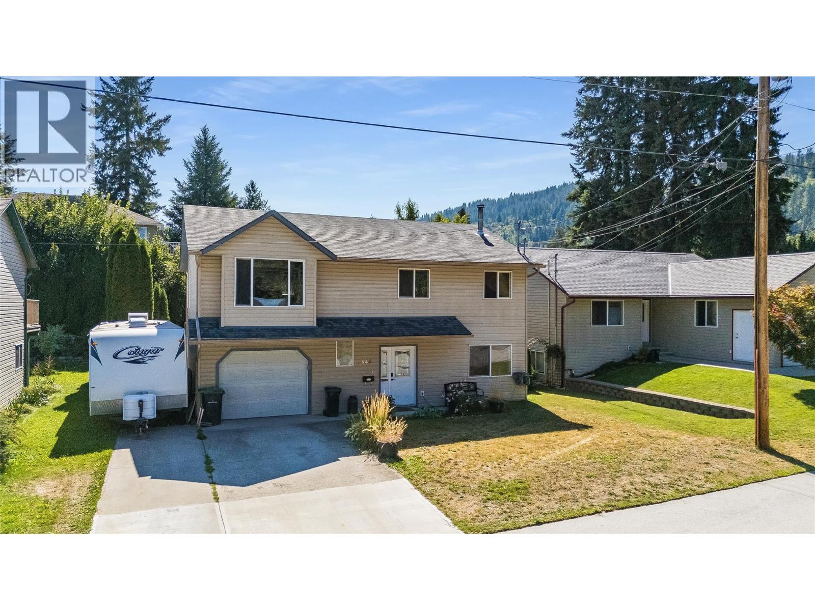 644 8th Street, Castlegar, British Columbia  V1N 4X1 - Photo 52 - 10399219