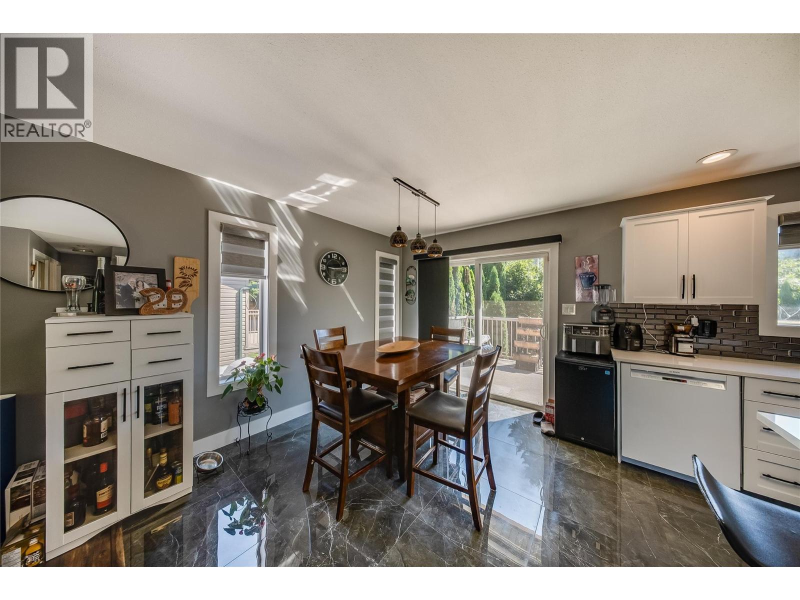 644 8th Street, Castlegar, British Columbia  V1N 4X1 - Photo 6 - 10399219