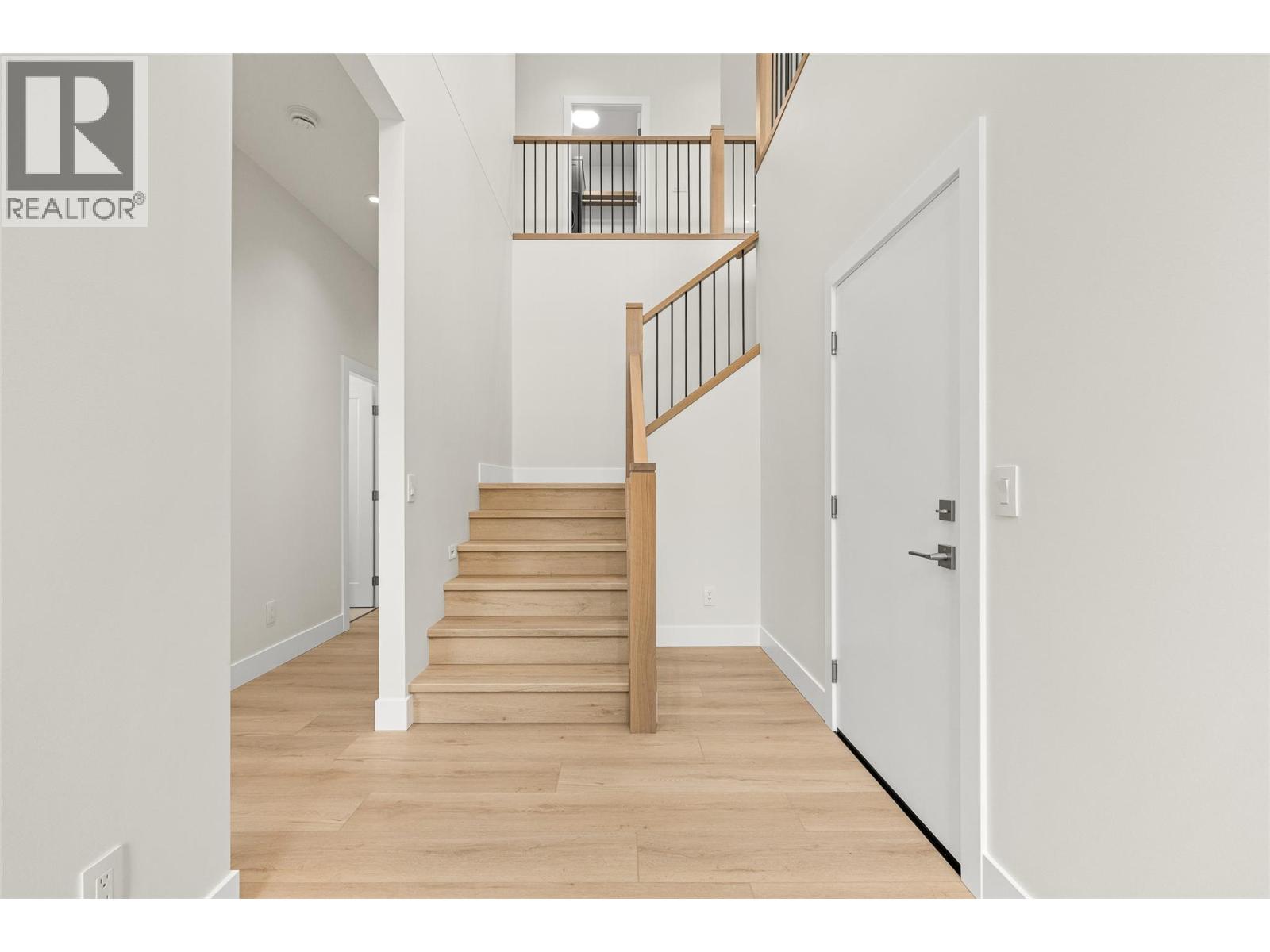 1448 Whistling Pine Place, Kelowna, British Columbia  V1V 1H1 - Photo 10 - 10398430