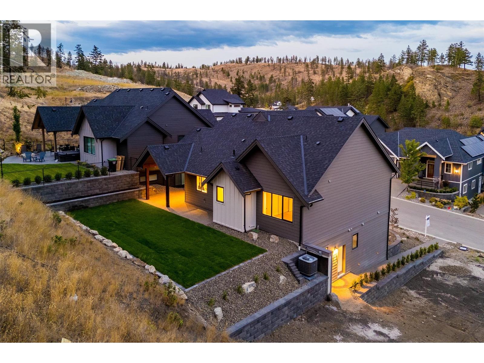 1448 Whistling Pine Place, Kelowna, British Columbia  V1V 1H1 - Photo 2 - 10398430