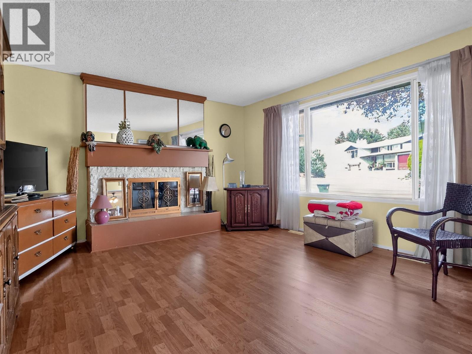 1516 Cumming Boulevard, Cache Creek, British Columbia  V0K 1H0 - Photo 3 - 10399615
