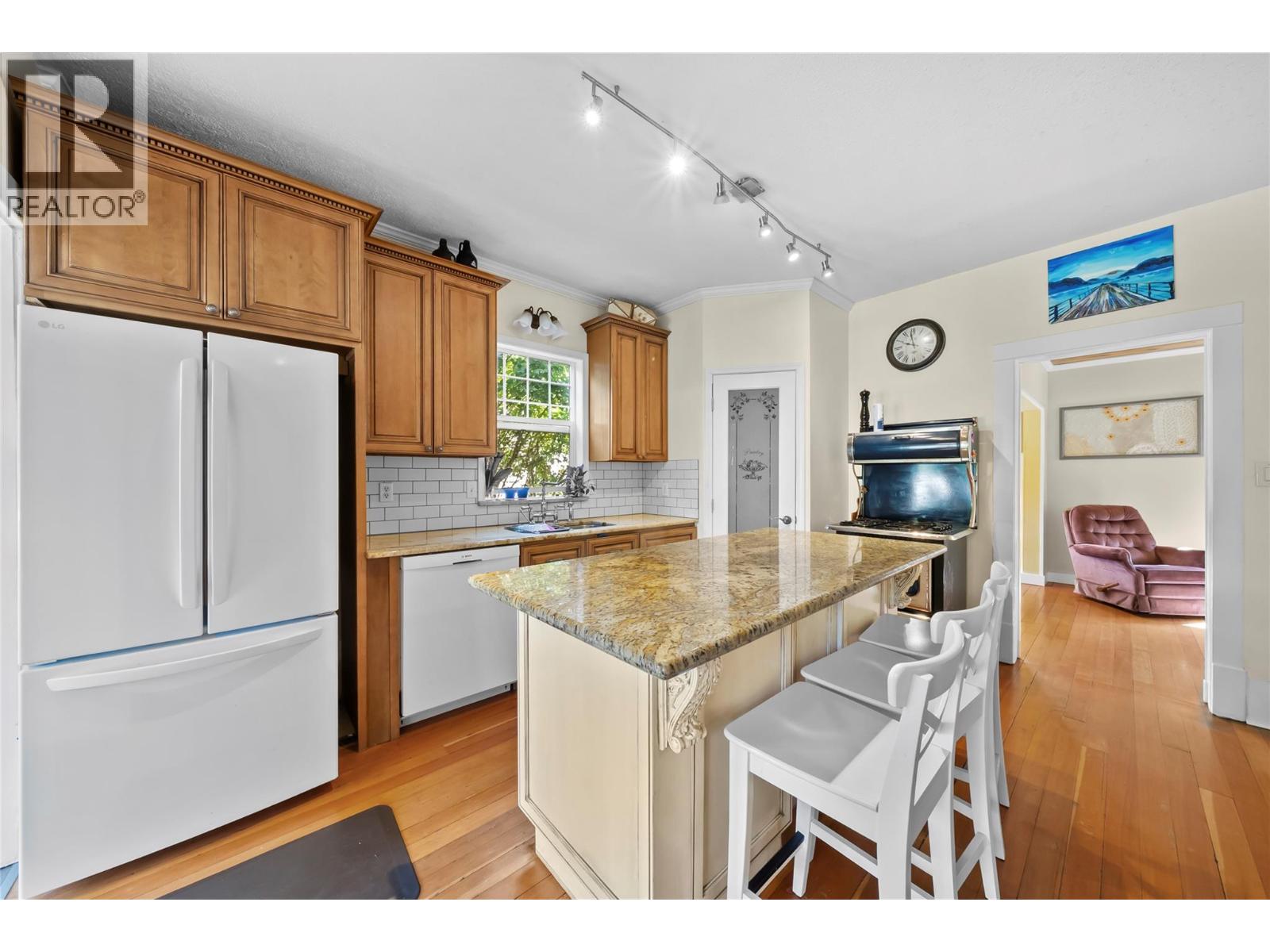 591 6 Street Se, Salmon Arm, British Columbia  V1E 4E5 - Photo 12 - 10399226